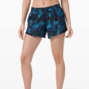 Lululemon Hotty Hot Short II  4"